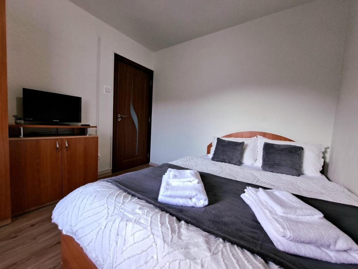 Aviliz Apartament Буштени Экстерьер фото